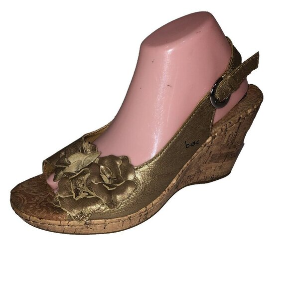 Born BOC Sandals Peep Toe US 10 Flower Gold Leather Cork Wedge Slingback Shoes - Picture 1 of 13
